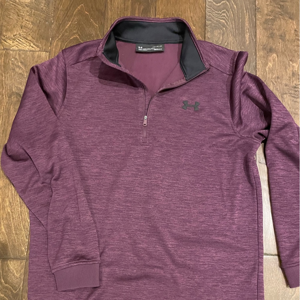 Under Armour pullover. Men’s size medium.